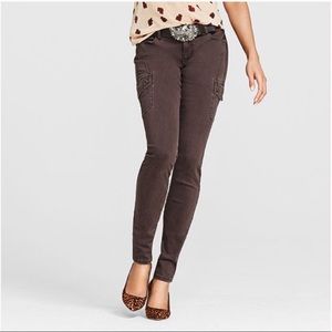 Excellent used condition CAbi skinny cargo in brown. Size 6